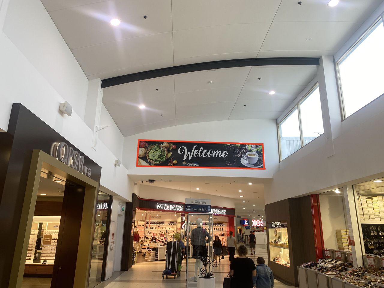 High Profile In Centre Signage Opportunity 